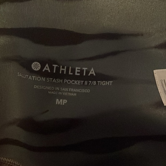 athleta work out tights in a size medium petite. - Picture 2 of 7